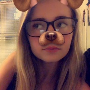 Meet your Posher, Ella